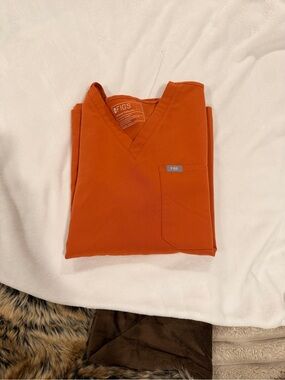 Figs Catrina Terracotta Scrub Top